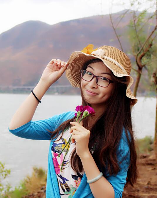 Mengying Tong